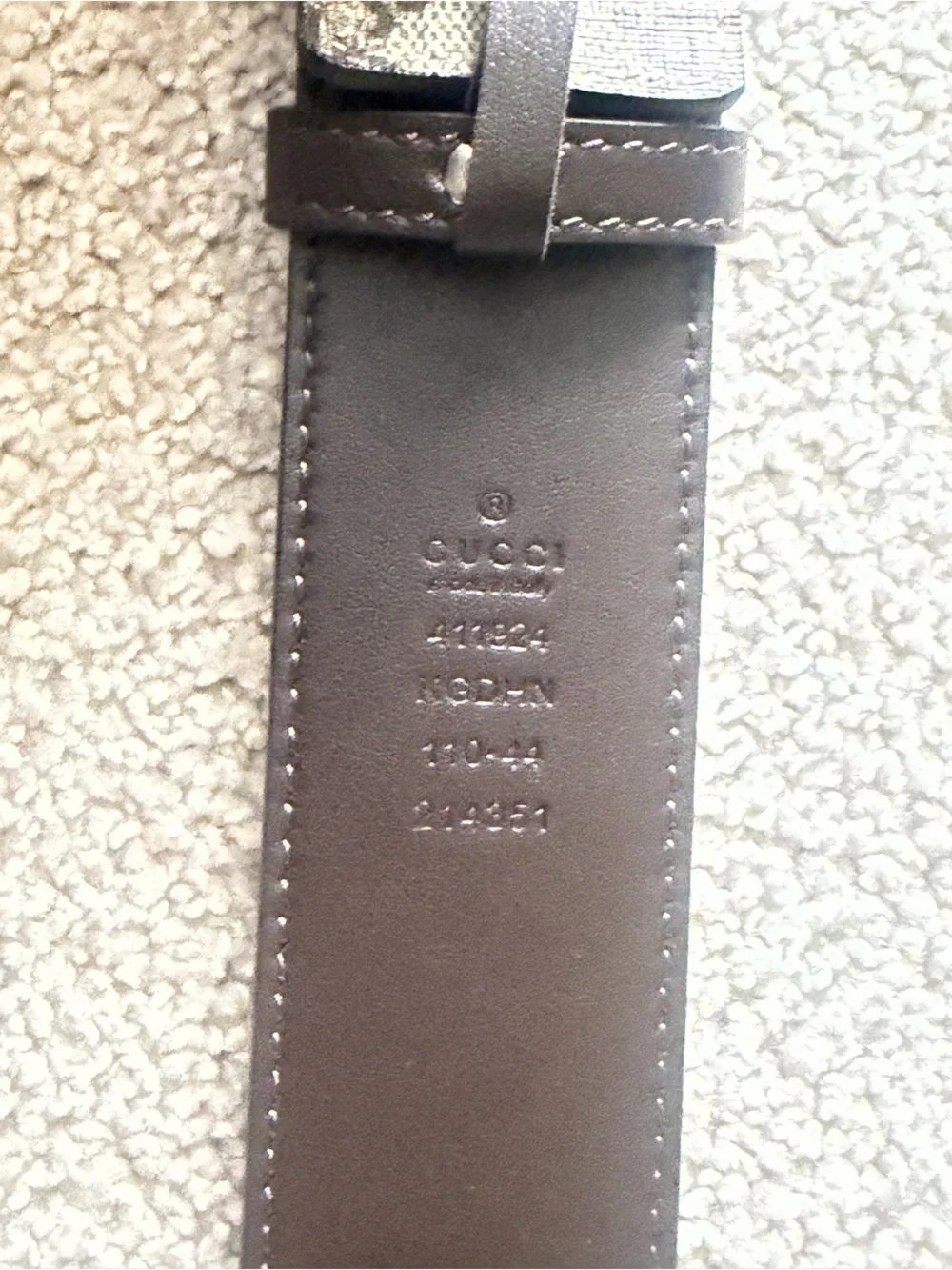 Gucci Black Leather Belt with Subtle Stitching
